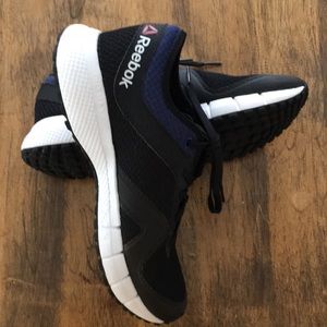 NWOT blk Memory Tech Massage Reeboks